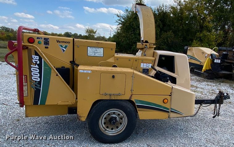 image for item HE9863 2007 Vermeer BC1000XL wood chipper