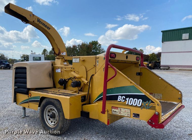 image for item HE9863 2007 Vermeer BC1000XL wood chipper