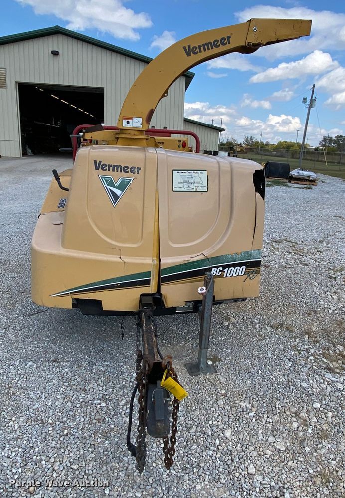 image for item HE9863 2007 Vermeer BC1000XL wood chipper