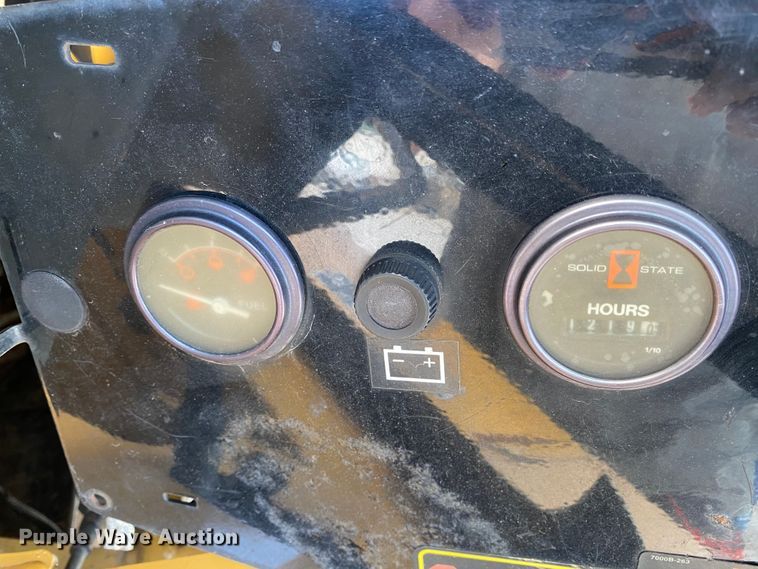 image for item HE9863 2007 Vermeer BC1000XL wood chipper