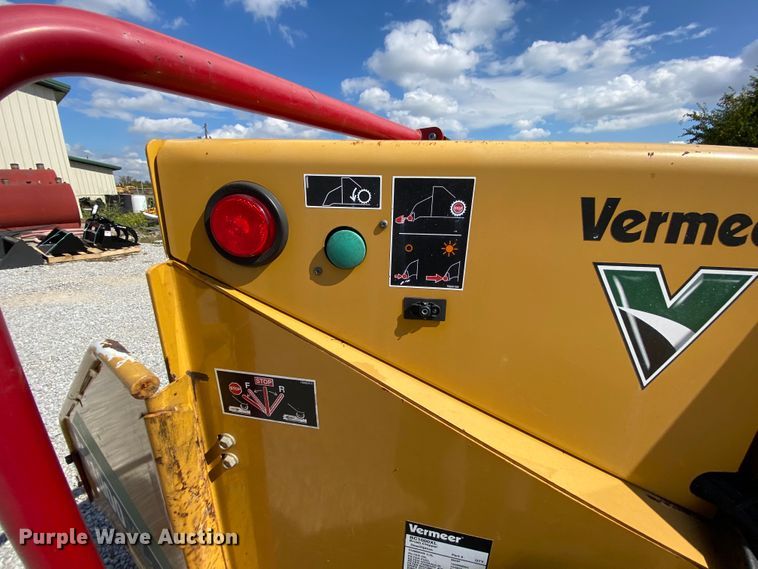 image for item HE9863 2007 Vermeer BC1000XL wood chipper