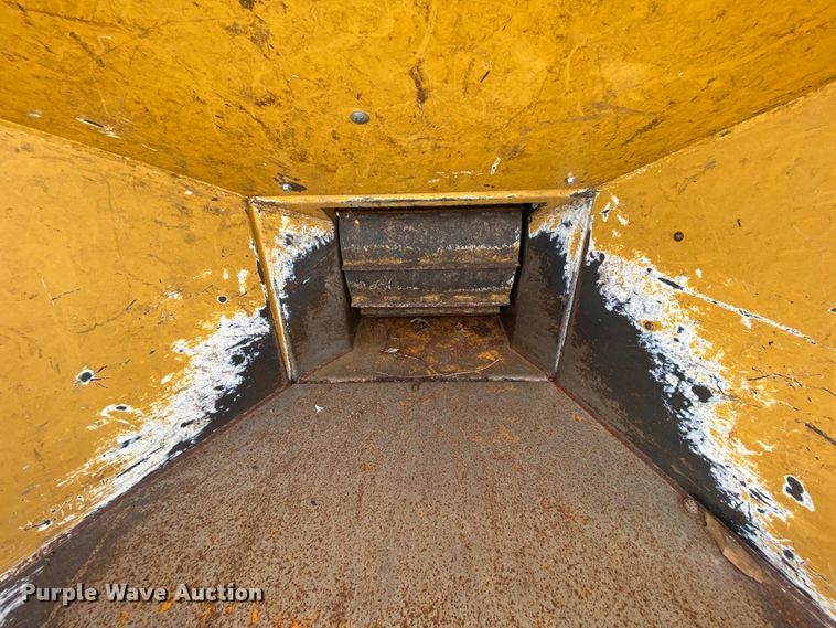 image for item HE9863 2007 Vermeer BC1000XL wood chipper