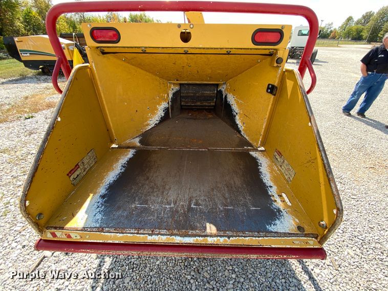 image for item HE9863 2007 Vermeer BC1000XL wood chipper
