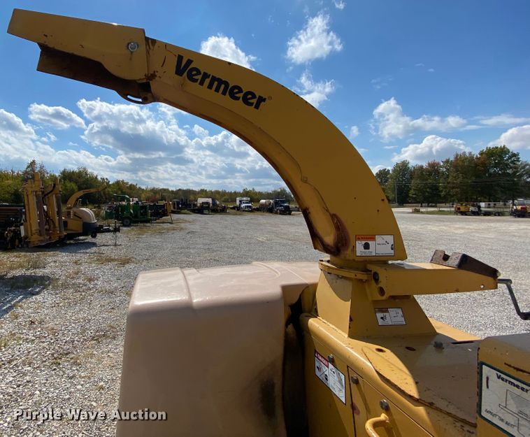 image for item HE9863 2007 Vermeer BC1000XL wood chipper