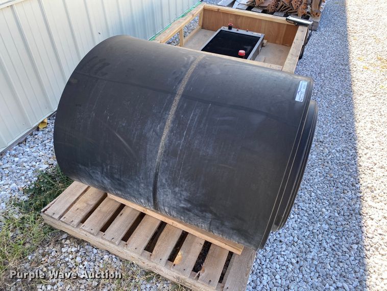 image for item HE9866 Wildcat 626 36"W trommel screen conveyor belt