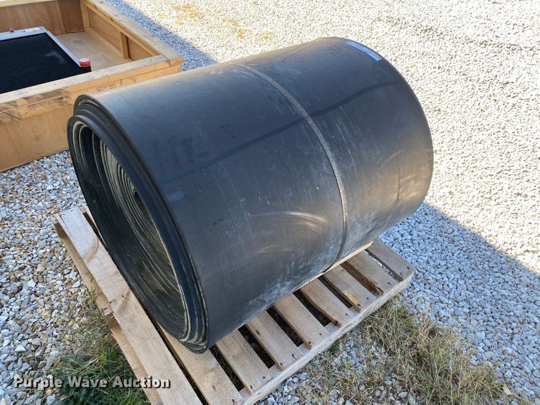 image for item HE9866 Wildcat 626 36"W trommel screen conveyor belt