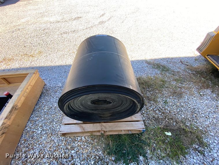 image for item HE9866 Wildcat 626 36"W trommel screen conveyor belt