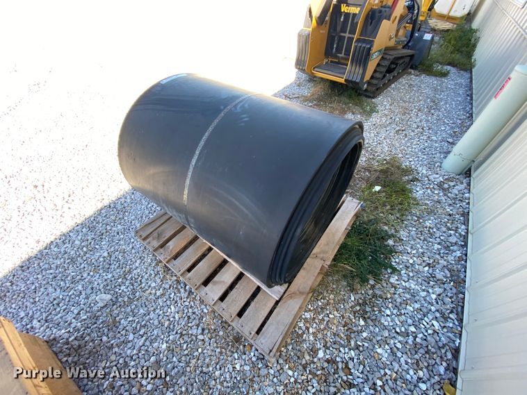 image for item HE9866 Wildcat 626 36"W trommel screen conveyor belt