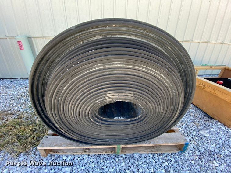 image for item HE9866 Wildcat 626 36"W trommel screen conveyor belt