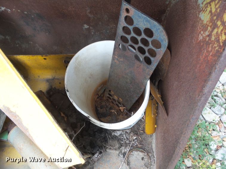 image for item HF9688 1972 Case 450  track loader