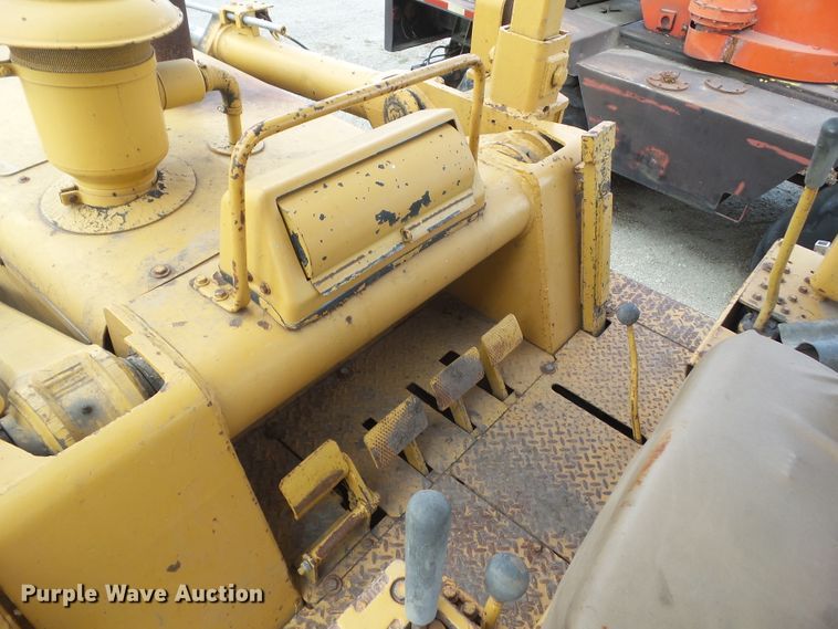 image for item HF9689 1988 Dresser 250E  track loader