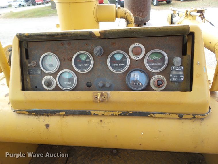 image for item HF9689 1988 Dresser 250E  track loader