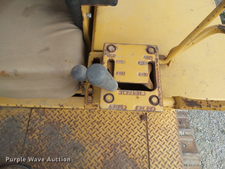 image for item HF9689 1988 Dresser 250E  track loader