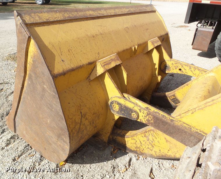 image for item HF9689 1988 Dresser 250E  track loader