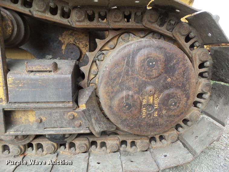 image for item HF9689 1988 Dresser 250E  track loader