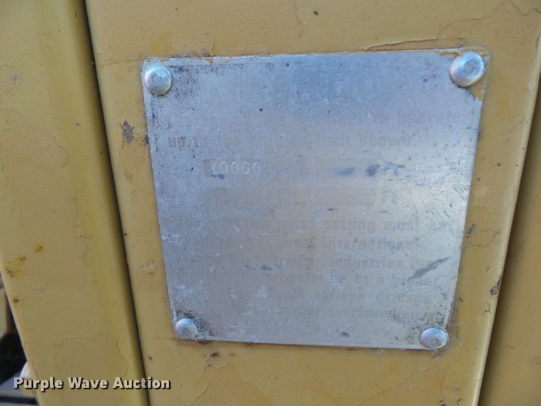 image for item HF9689 1988 Dresser 250E  track loader