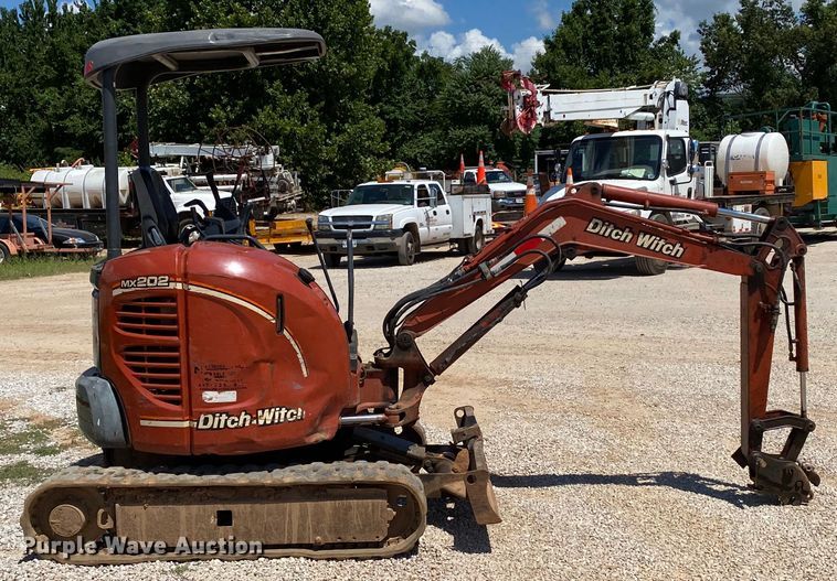 image for item HG9188 2005 Ditch Witch MX202  mini excavator