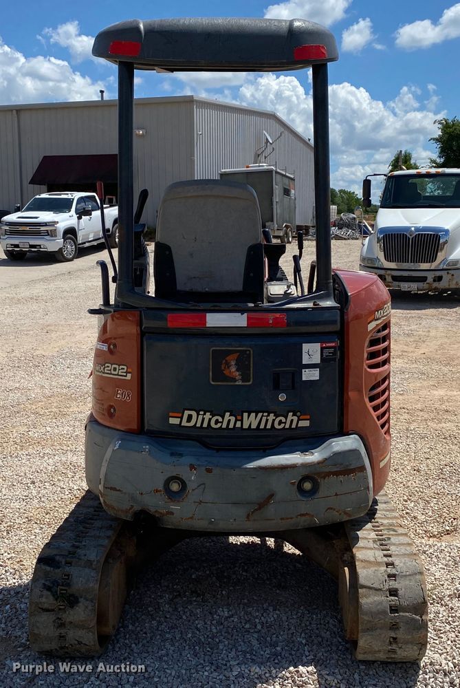 image for item HG9188 2005 Ditch Witch MX202  mini excavator