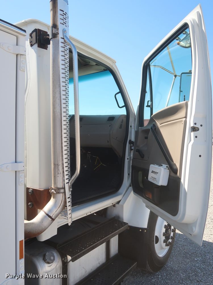 image for item HJ9404 2007 Sterling Acterra  utility truck with crane