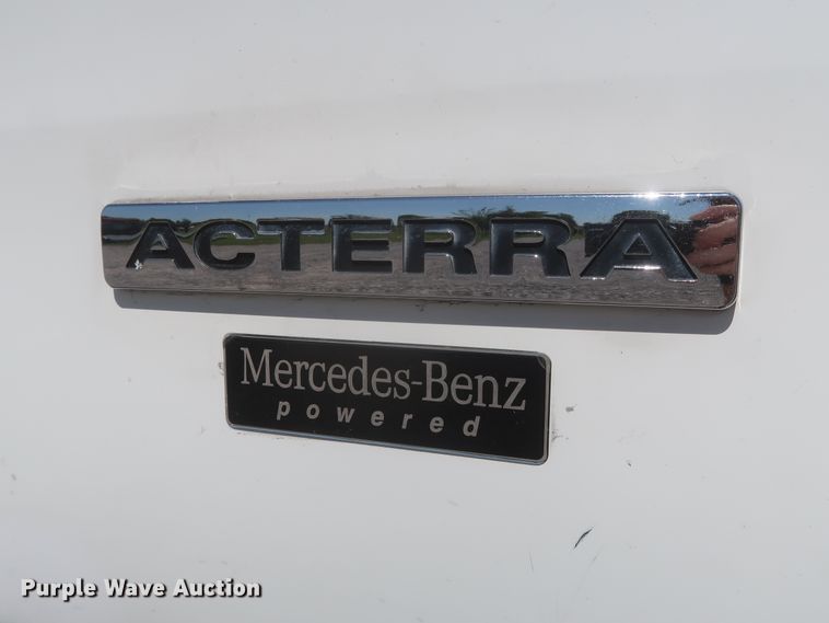 image for item HJ9404 2007 Sterling Acterra  utility truck with crane