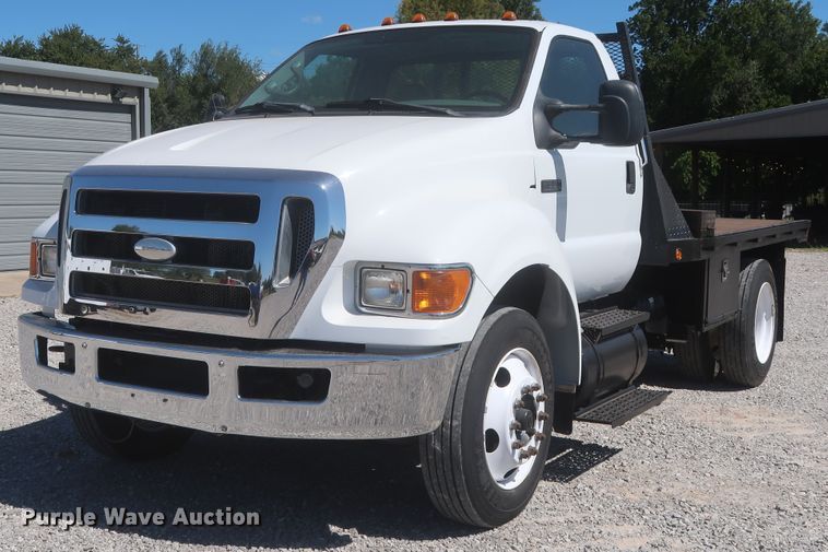 image for item HJ9409 2008 Ford F650 Super Duty XL  flatbed truck