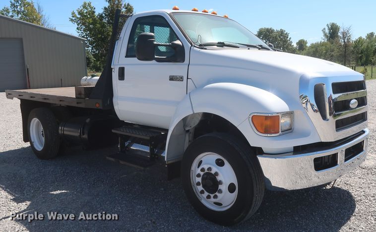 image for item HJ9409 2008 Ford F650 Super Duty XL  flatbed truck