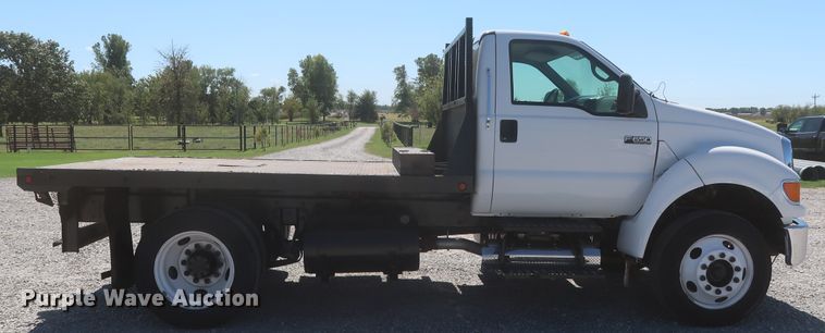 image for item HJ9409 2008 Ford F650 Super Duty XL  flatbed truck