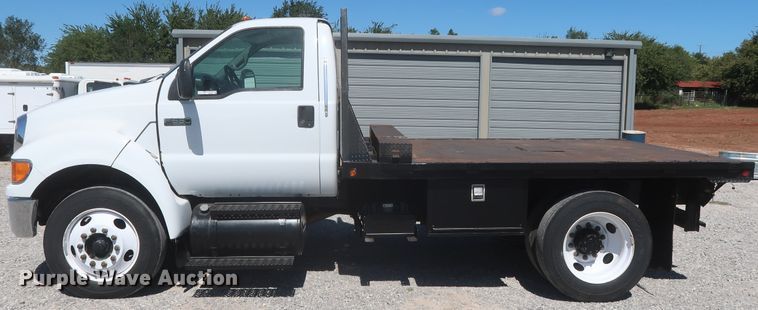 image for item HJ9409 2008 Ford F650 Super Duty XL  flatbed truck