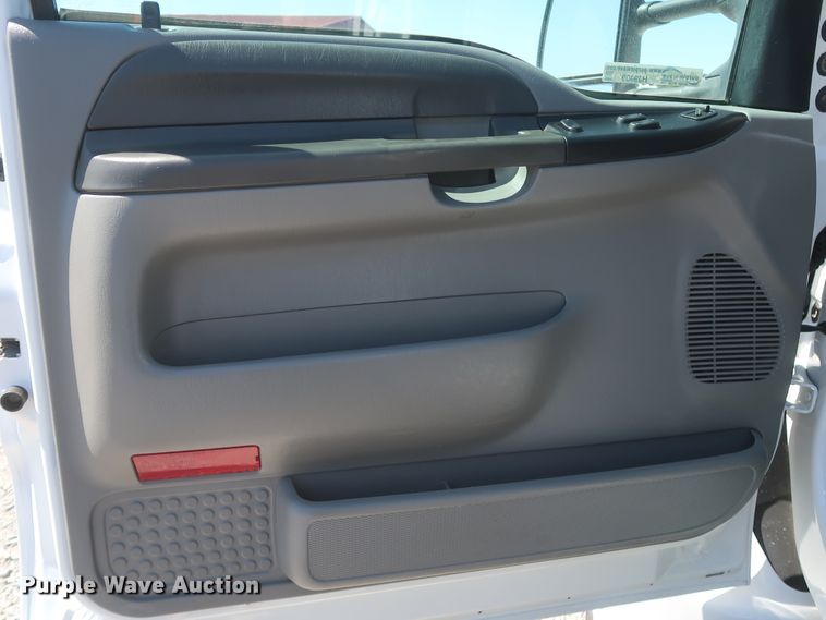 image for item HJ9409 2008 Ford F650 Super Duty XL  flatbed truck