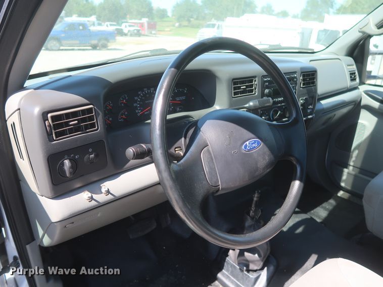 image for item HJ9409 2008 Ford F650 Super Duty XL  flatbed truck