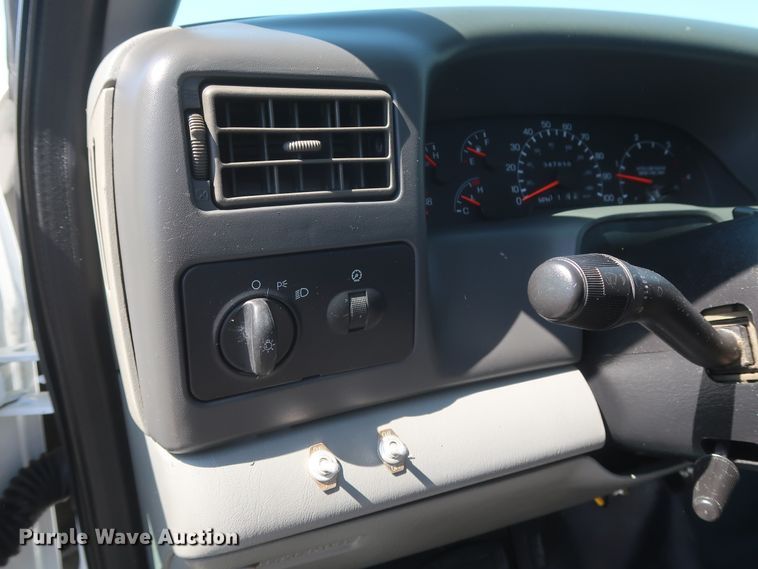 image for item HJ9409 2008 Ford F650 Super Duty XL  flatbed truck