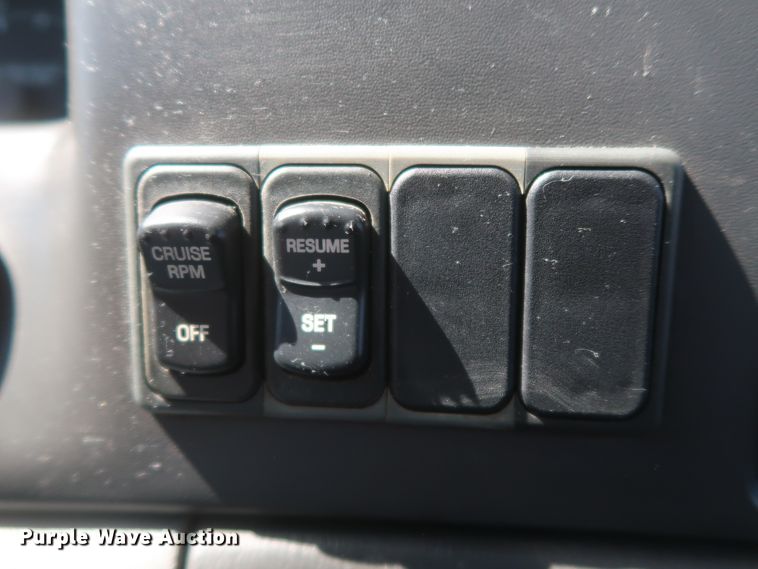 image for item HJ9409 2008 Ford F650 Super Duty XL  flatbed truck