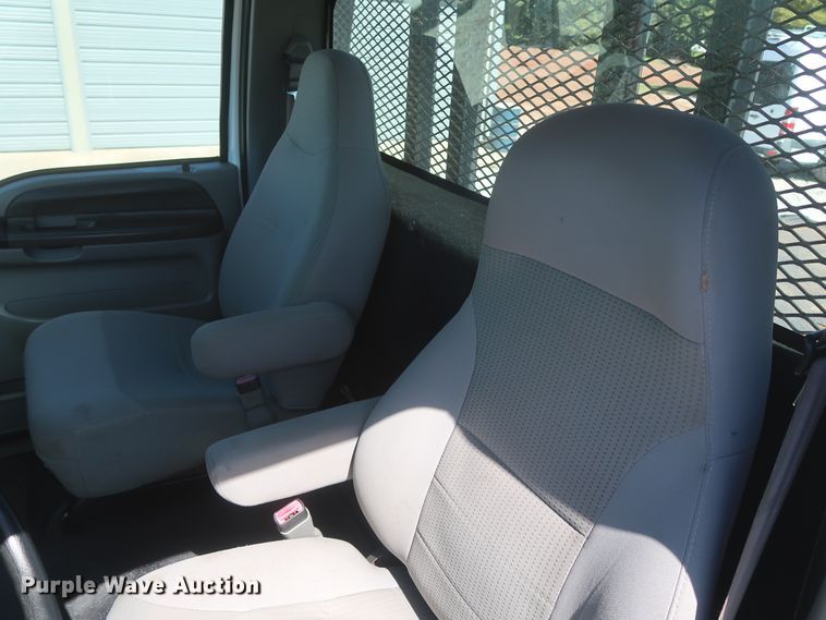 image for item HJ9409 2008 Ford F650 Super Duty XL  flatbed truck