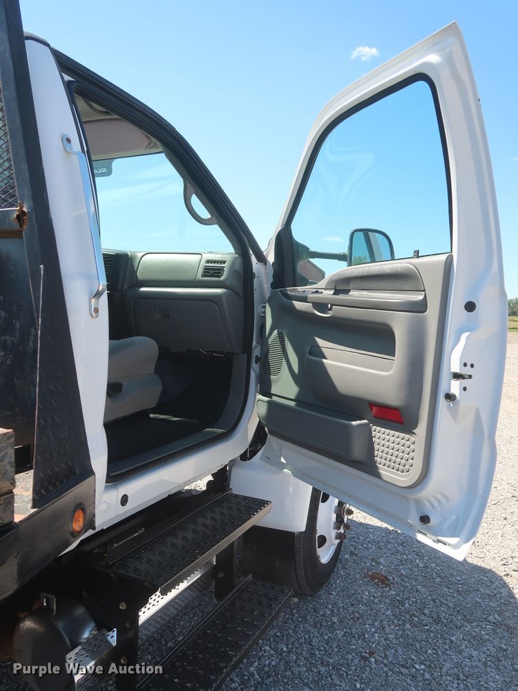 image for item HJ9409 2008 Ford F650 Super Duty XL  flatbed truck