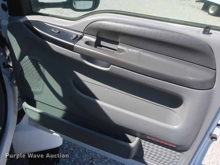 image for item HJ9409 2008 Ford F650 Super Duty XL  flatbed truck