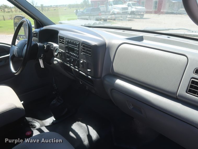 image for item HJ9409 2008 Ford F650 Super Duty XL  flatbed truck