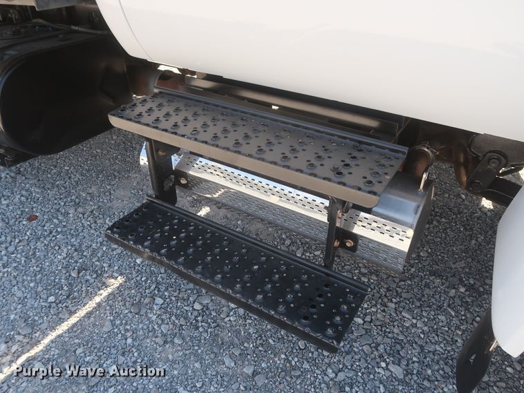 image for item HJ9409 2008 Ford F650 Super Duty XL  flatbed truck