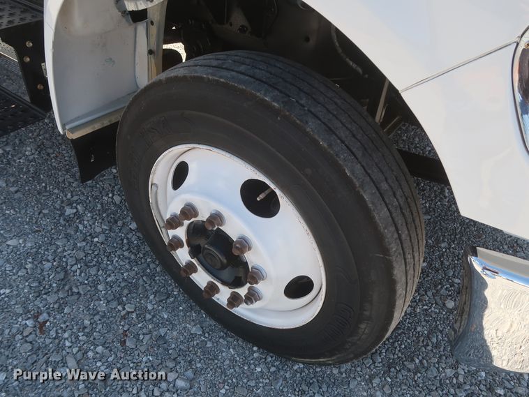 image for item HJ9409 2008 Ford F650 Super Duty XL  flatbed truck