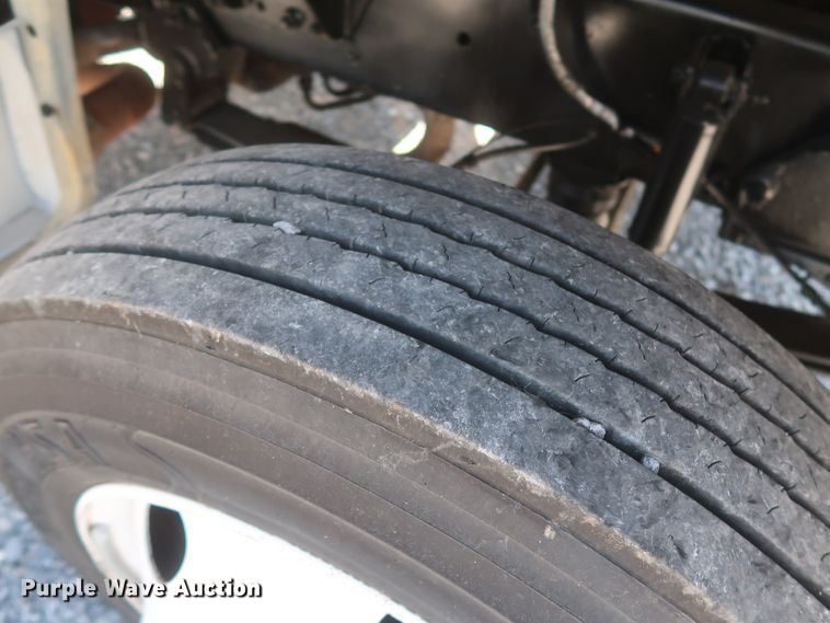 image for item HJ9409 2008 Ford F650 Super Duty XL  flatbed truck