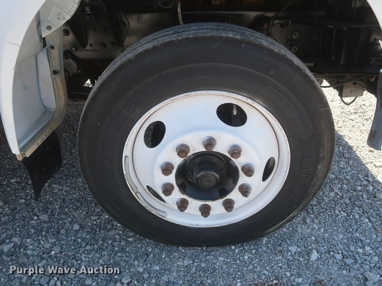 image for item HJ9409 2008 Ford F650 Super Duty XL  flatbed truck