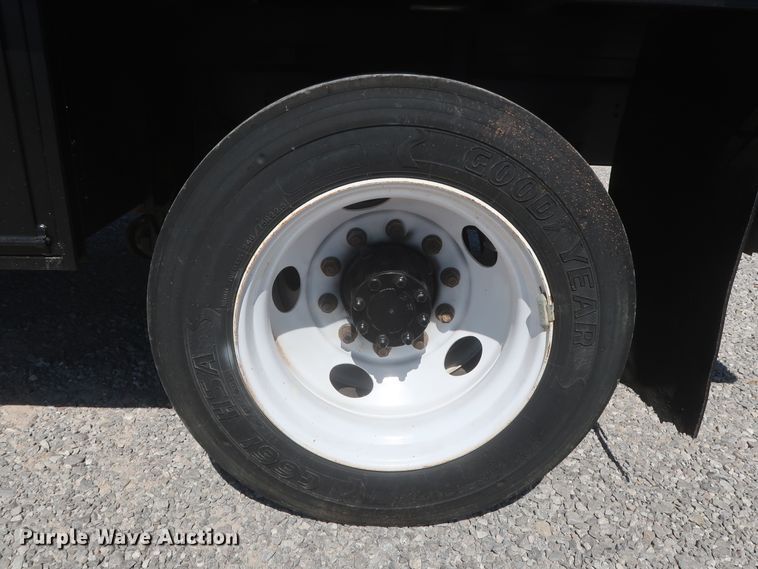 image for item HJ9409 2008 Ford F650 Super Duty XL  flatbed truck