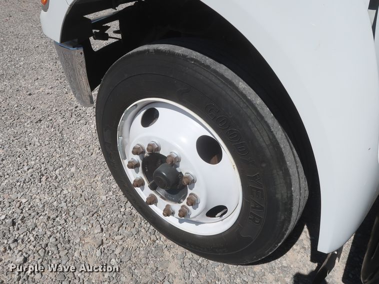 image for item HJ9409 2008 Ford F650 Super Duty XL  flatbed truck