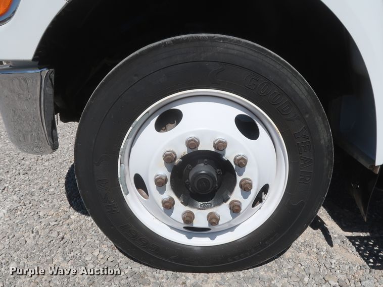 image for item HJ9409 2008 Ford F650 Super Duty XL  flatbed truck