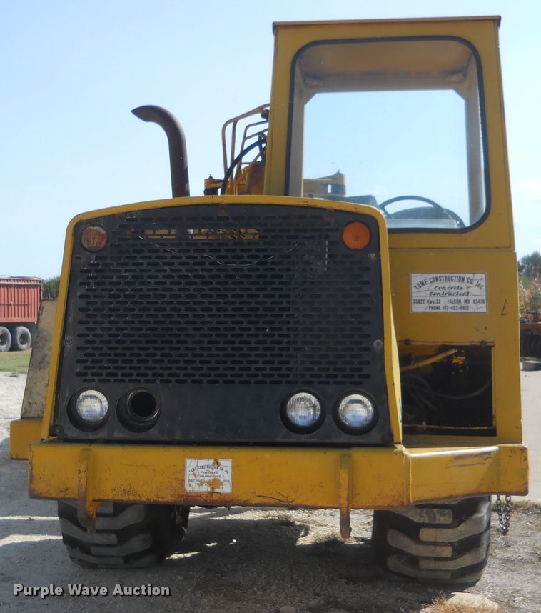 image for item HO9698 1979 John Deere JD762  elevating scraper