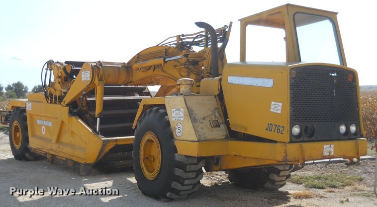 image for item HO9698 1979 John Deere JD762  elevating scraper