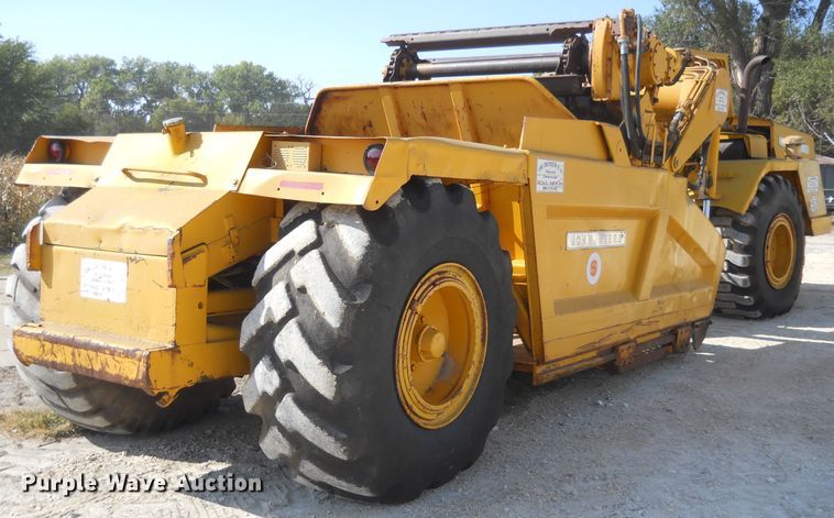 image for item HO9698 1979 John Deere JD762  elevating scraper