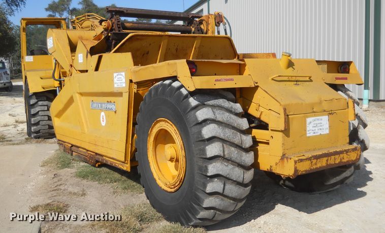 image for item HO9698 1979 John Deere JD762  elevating scraper