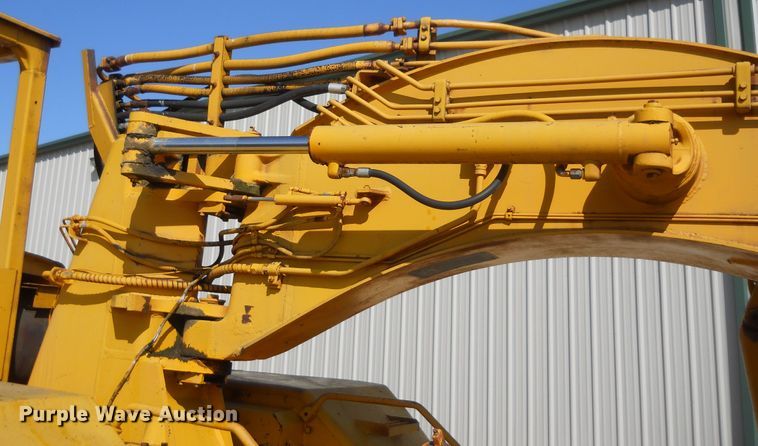 image for item HO9698 1979 John Deere JD762  elevating scraper