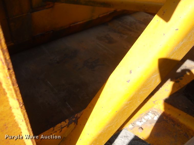 image for item HO9698 1979 John Deere JD762  elevating scraper