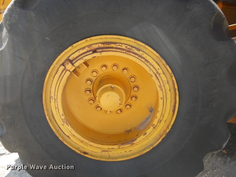 image for item HO9698 1979 John Deere JD762  elevating scraper